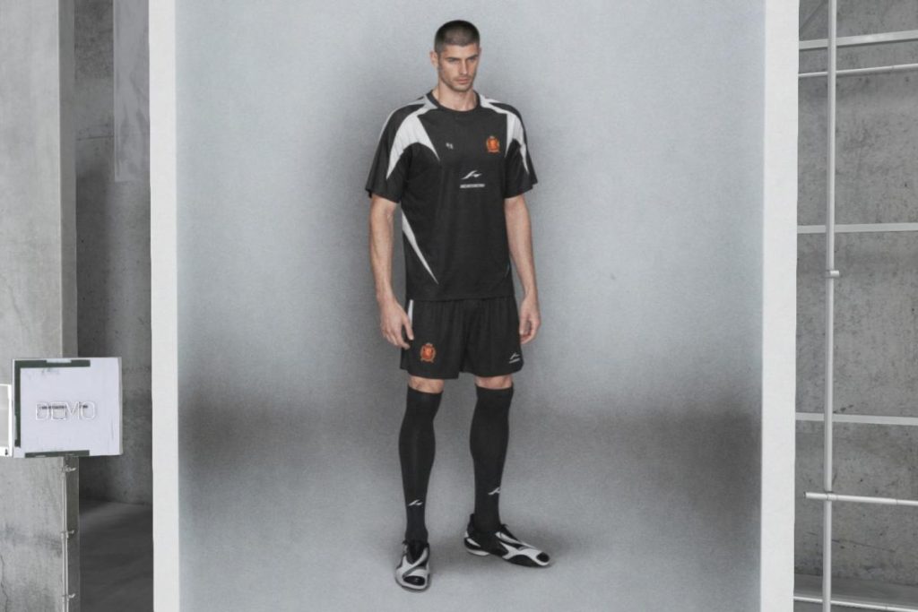 Bloc Soccer Set - See Demo for fits, L$230-L$350 each/L$1100-L$1400 each FP