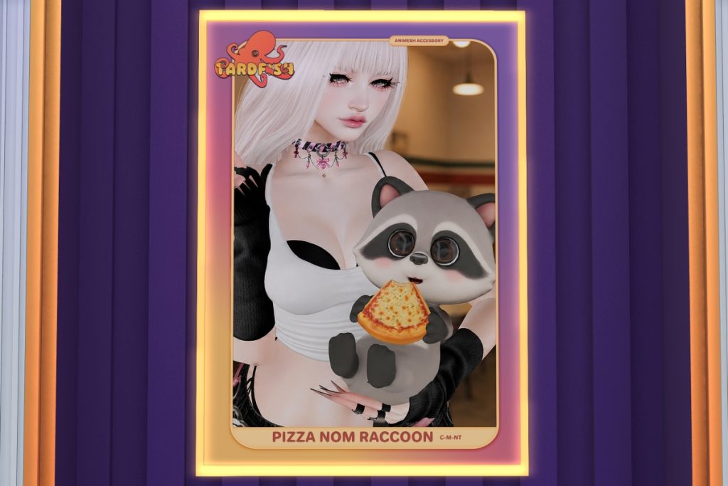 Pizza Nom Raccoon Holdable, L$199