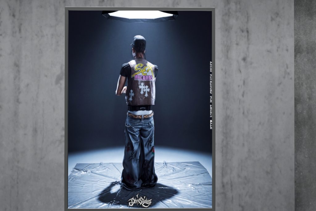 Abyss Tank, Vest, T-Shirt and Jeans - Legacy, L$250-L$499 each/L$3699 FP